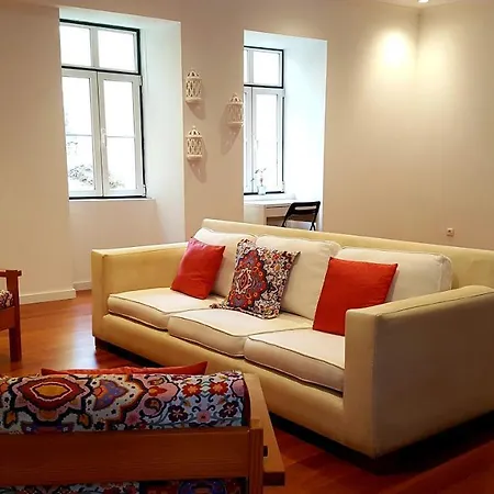 Ly's House In * リスボン